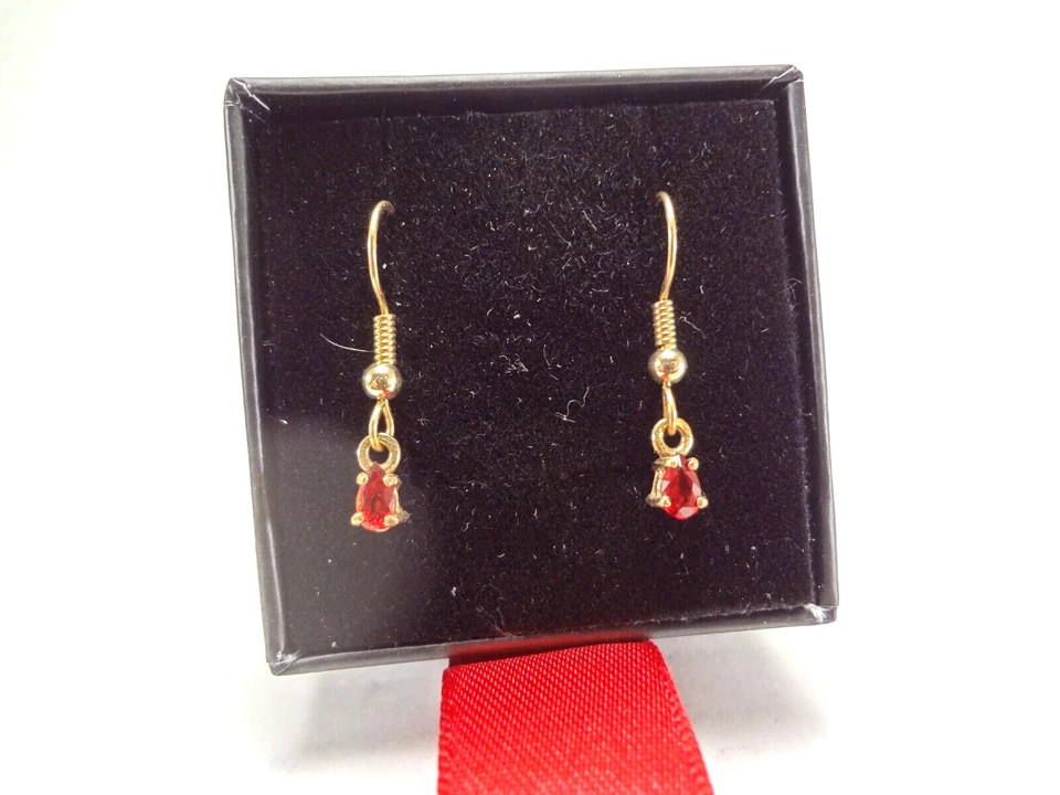 14K SOLID GOLD RUBY FRENCH WIRE EARRINGS - ONE INCH - 1.25 GRAMS -E74 Foto 4 de 4