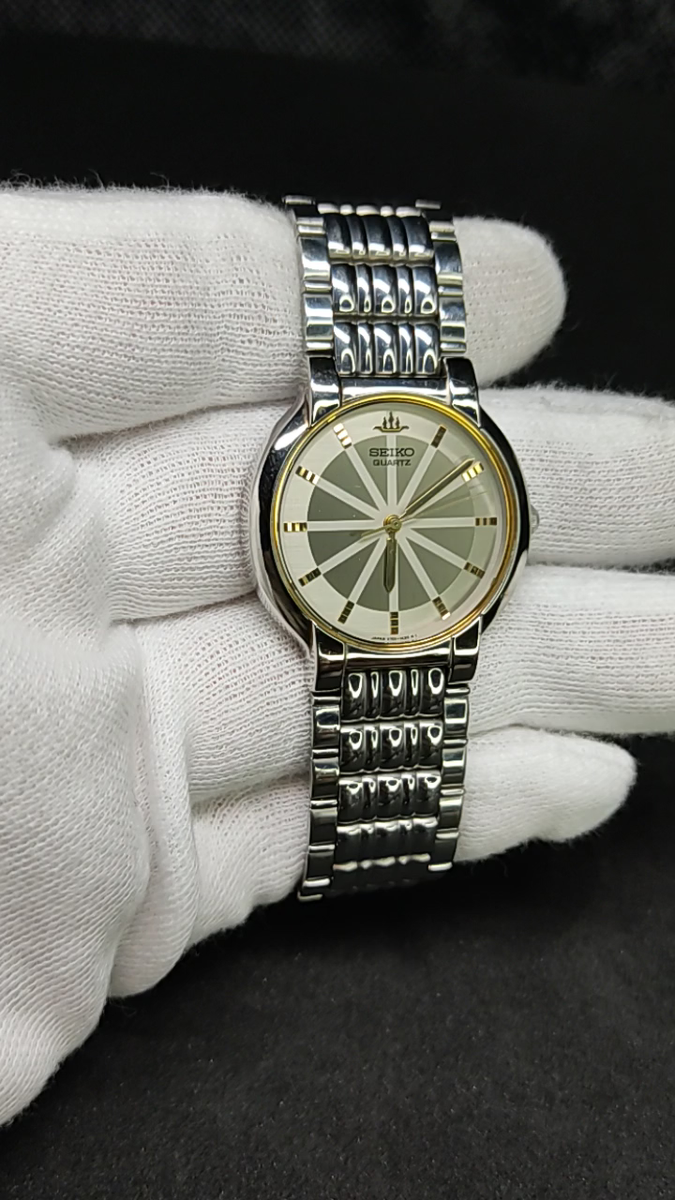 新品電池交換　稼働　腕時計　SEIKO V701-6J00 スクエア　ビンテージ 新品電池交換 稼働 腕時計 SEIKO V701-6J00 スクエア ビンテージ
