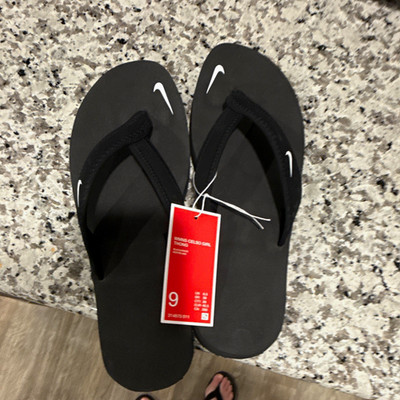 Nike Celso Gxrl Thong Men s Black Slip-On Sandals Synthetic Upper US 9