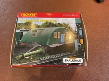 Hornby OO R8788 Corrugated Nissen Hut ready to use building