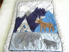 Levtex baby Quilt, Mountains, Bears, Moose, excellent