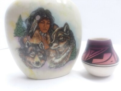 2 native American vases Navaho 