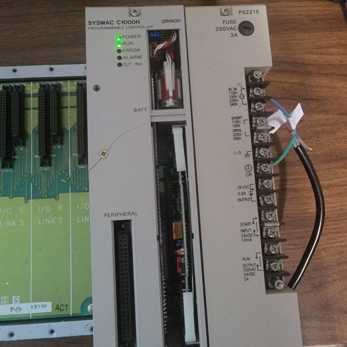 Omron Sysmac C1000H PLC, PS221E, ASC04, AD501, OC224, OUT OA121, ETL01, Base Omron Sysmac C1000H PLC, PS221E, ASC04, AD501, OC224, OUT OA121, ETL01, Base