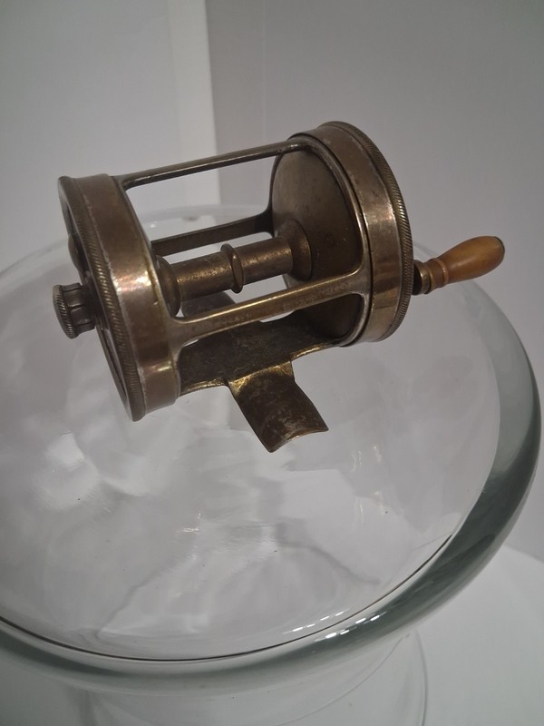 Vintage Tripart No. 580 A.F. Meisselbach 80 Yard  Metal Casting Fishing Reel F3