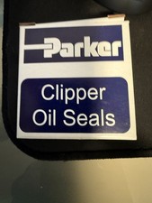 NEW IN BOX Parker 1QTR10 Oil Seal