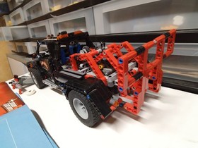 LEGO TECHNIC Fred's Garage Tow Truck 9395 Complete With Power Functions 