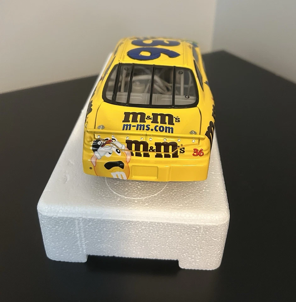 Ken Schrader # 36 Action Nascar escala 1:24 M & M's Grand Prix Diecast Car 2000 Foto 4 de 4