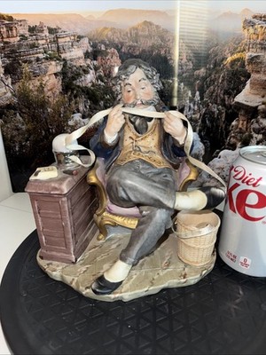 ''THE TYCOON'' by PUCCI Capodimonte - 3177 - Sitting Stock Broker Figurine, Rare