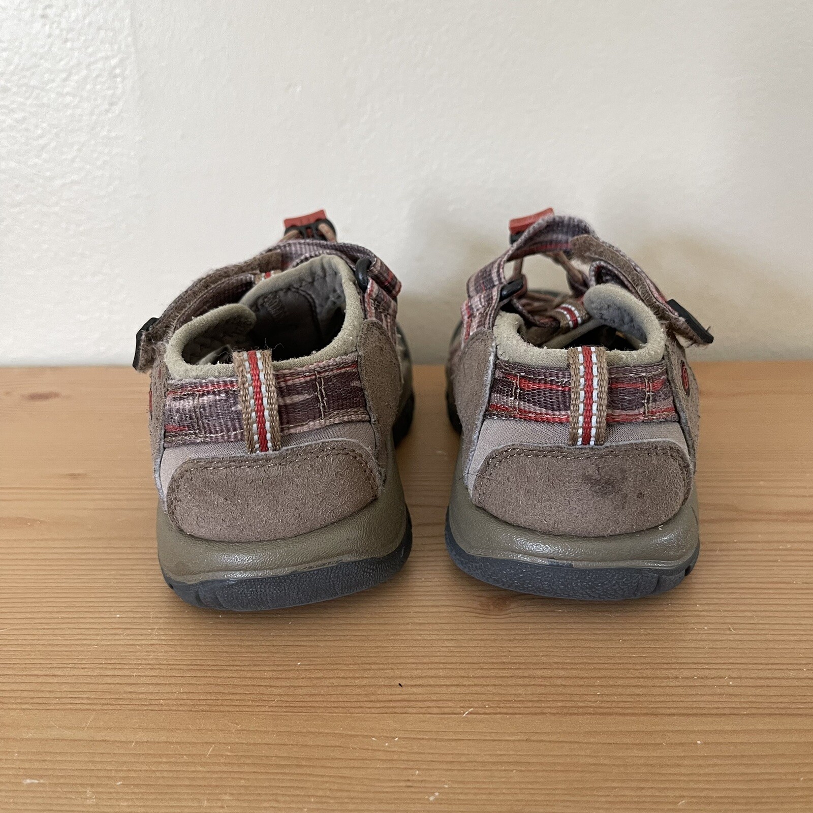 Sandali Keen Water bambini giovani taglia 12 scarpe outdoor cinturino ad anello con gancio multicolore