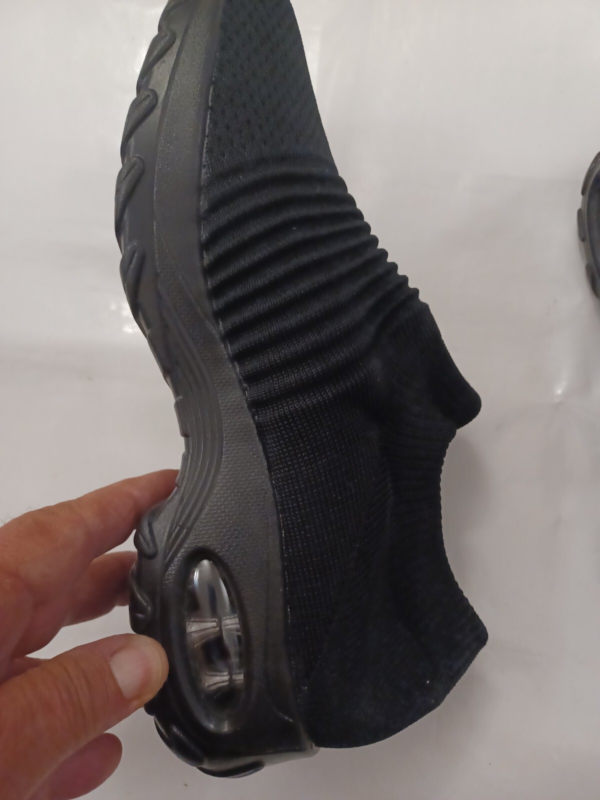 SAOLA Sneaker Hyper Soft. Nero. Morbido comodo. Suola orto. Taglia 8. Calzino scarpa