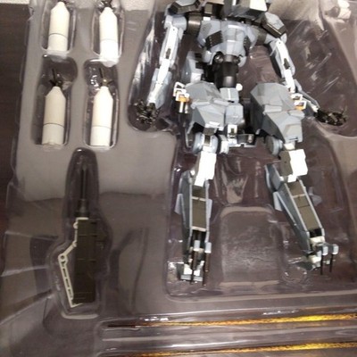 Riobot Metal Gear Solid V The Phantom Pain Sahelanthropus Figure Sentinel