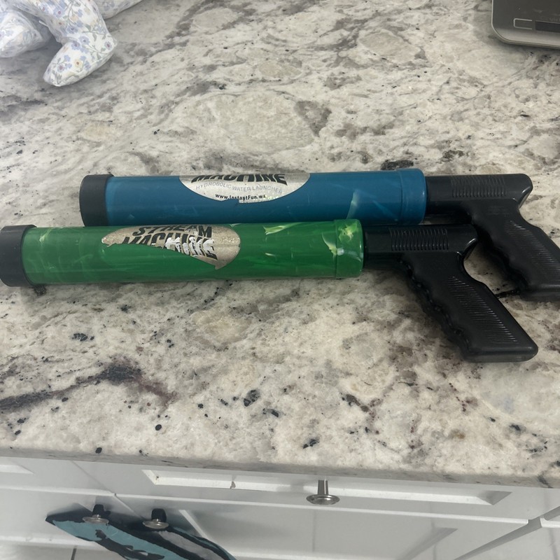 STREAM MACHINE WATER GUN LAUNCHER 2 PACK Green and Blue SHOOTS UP TO 70 FEET