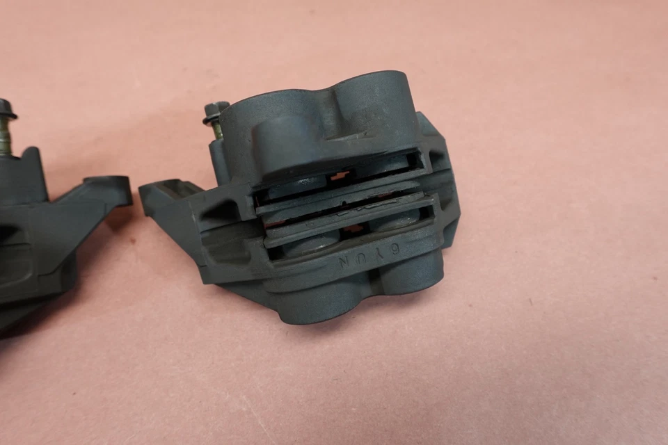 Pinza de freno delantera derecha izquierda Yamaha FZ6-S FZ6S FZ6 FZ600 2004-2009 Foto 4 de 4