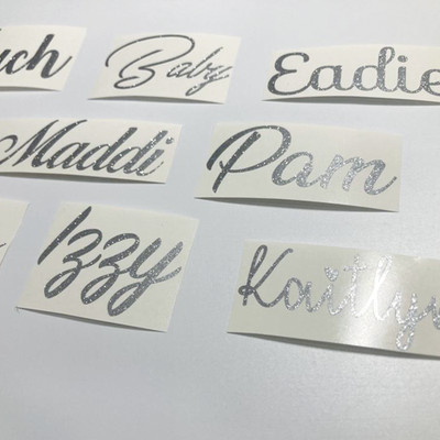 Personalisierte Silber Glitzer Name Vinyl Aufkleber in mehreren Schriftarten und Größen