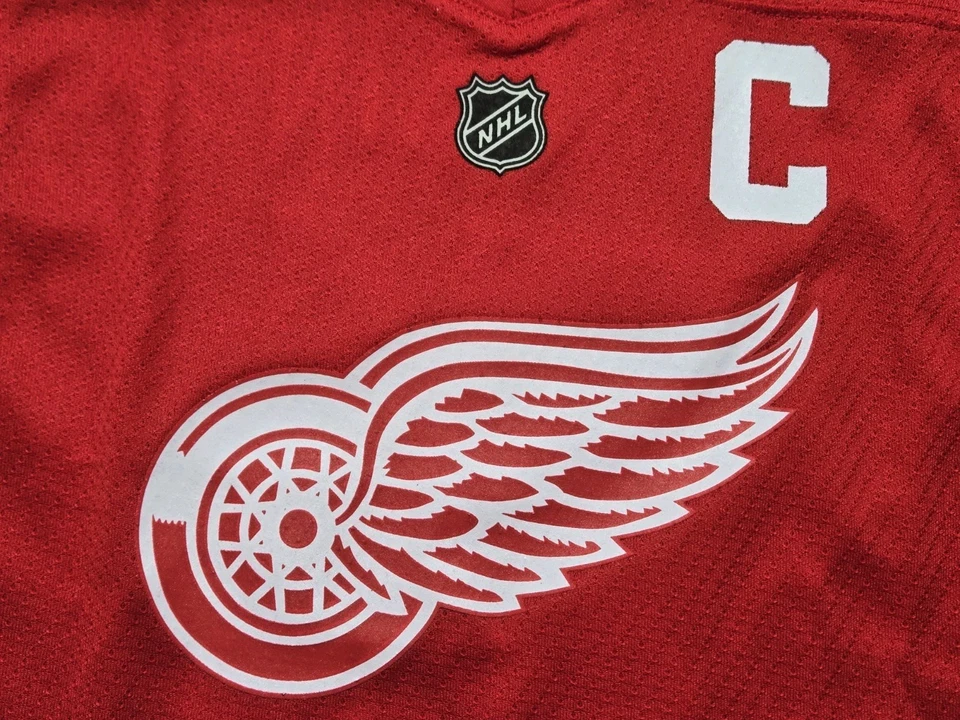Nueva con etiquetas Camiseta Fanatics Dylan Larkin #71 Detroit Red Wings NHL Juvenil M 5/6 Niños Foto 3 de 4
