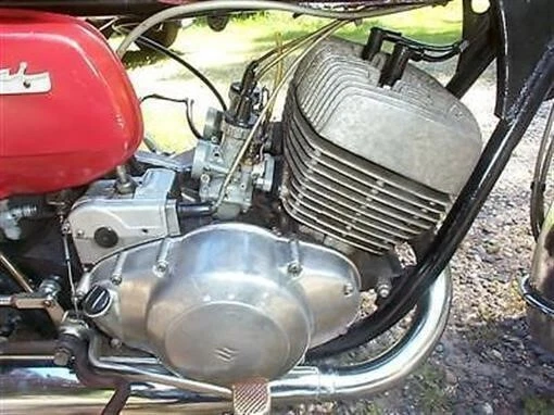 SUZUKI HUSTLER T250 TC305 T305 T350 GT250 PERNO DE CABEZA 8 Foto 3 de 3