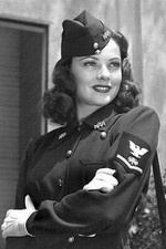beautiful woman in uniform at war WW2 Photo Glossy 4 6 in E007