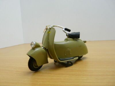 Scooter VESPA PAPERINO MP5 1945 1/18