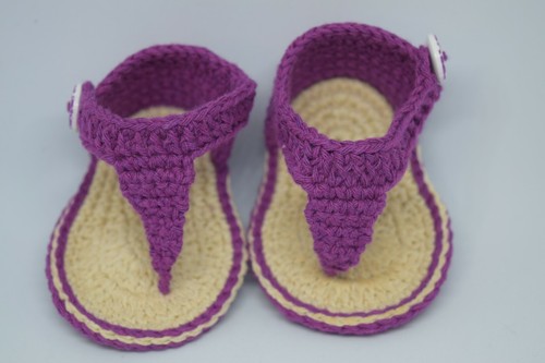 Sandali infradito neonato,uncinetto,colore malva, cinturino e  bottone.Nuovo. | eBay