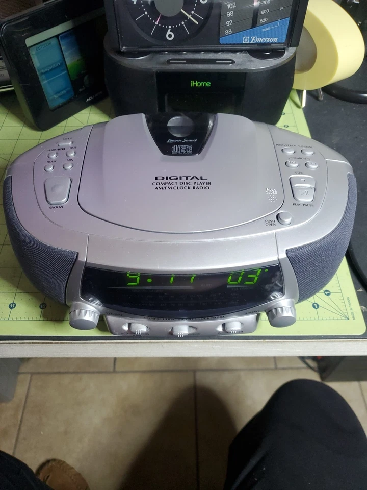 2002 Lenoxx Sound CDR-190 AM FM CD Player Clock Radio  Fully Functional  - Image 2 of 4