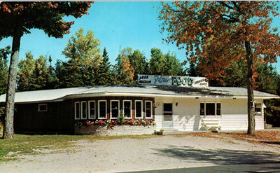 Garden Corners,  Michigan - Dine at The Bay House - on County Road 483 - 1950s