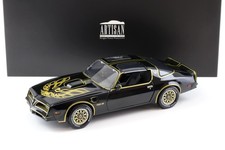 1:18 Greenlight Artisan 1977 Pontiac Firebird Trans Am Coupe Black/Gold