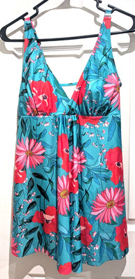 NWT ~ Nicole Miller Studio Women's Size M Tropic Vibe Print Flyaway Swim Dress