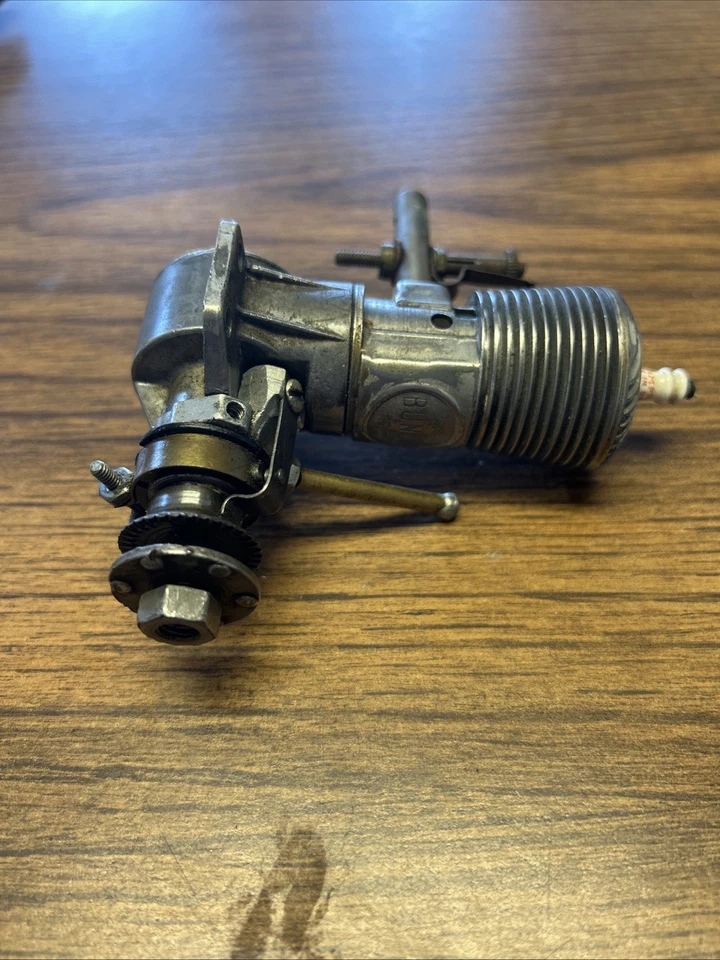 1940 Antique Bunch Mighty Midget Ignition Spark Model Airplane Engine w/Tank M11 - Image 3 of 4