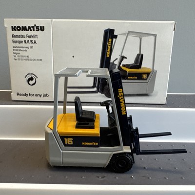 26/12)NZG Metallmodell Gabelstapler 415 Komatsu AM-E Series 16 1:25 OVP Forklift