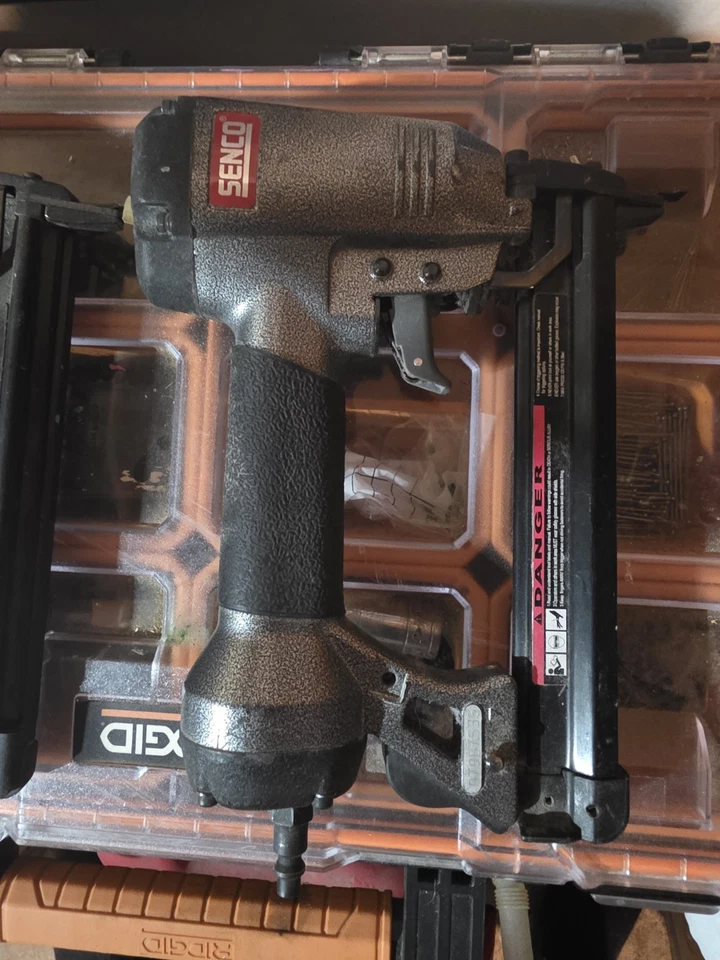 SENCO SLS15 18 Guage Staple 气枪! (WMP014413) — 第 2/2 张图片