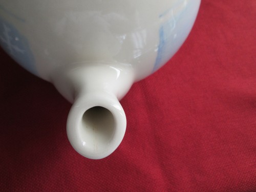 CRATE and BARREL WINTER SNOW PEOPLE TEAPOT 48 oz *NEW* - Picture 5 of 12