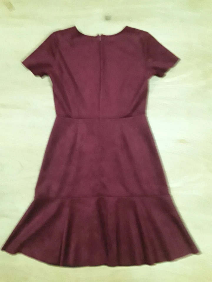 Vestido para mujer Rosie Harlow borgoña gamuza manga corta talla mediana Foto 4 de 4