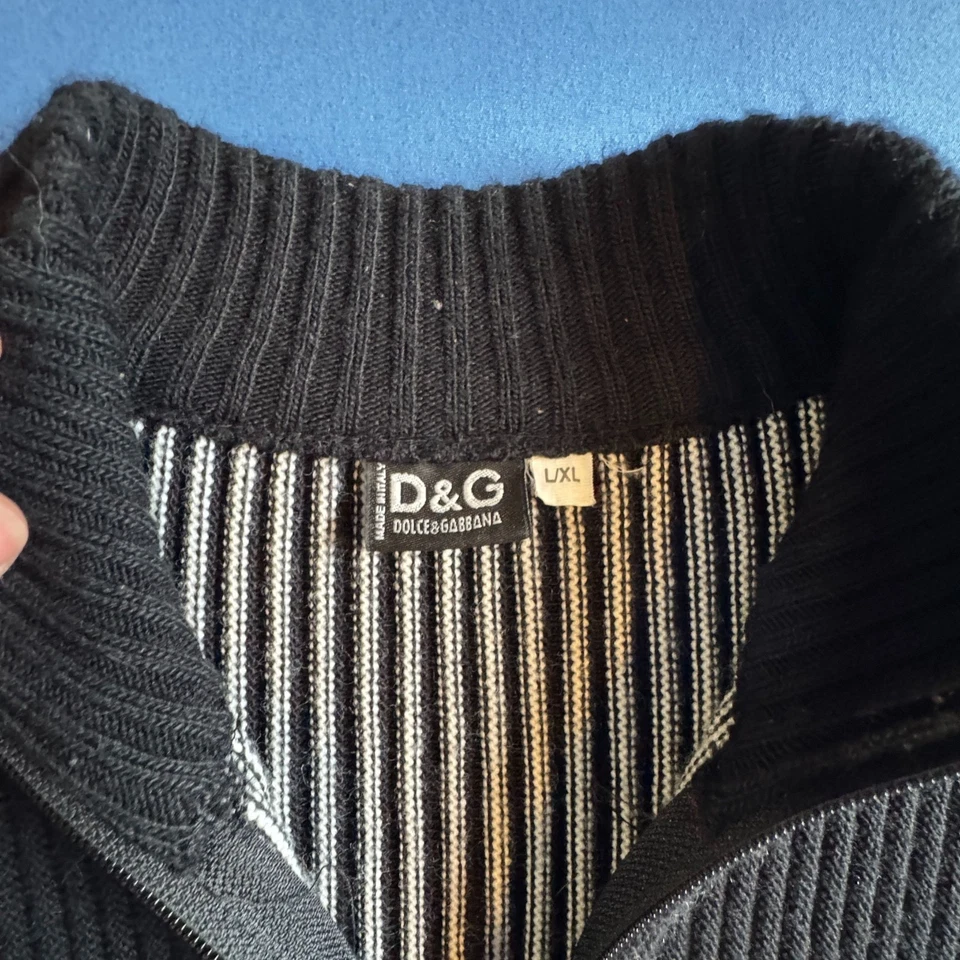 Suéter de punto acanalado a rayas Dolce & Gabbana vintage - Tirador de diseñador italiano con cremallera Foto 2 de 3