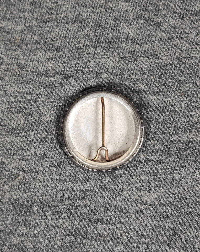 Mortal Kombat Promo Pin Button 1992 Sega SNES Arcade Press Kit Pin Solo RARO Foto 3 de 4