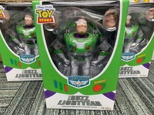 beast kingdom buzz lightyear