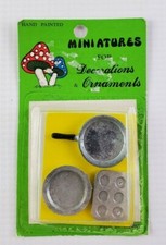 Dollhouse Miniature Accessories Metal Fry Pan Baking Pan  Muffin Tin - Vtg