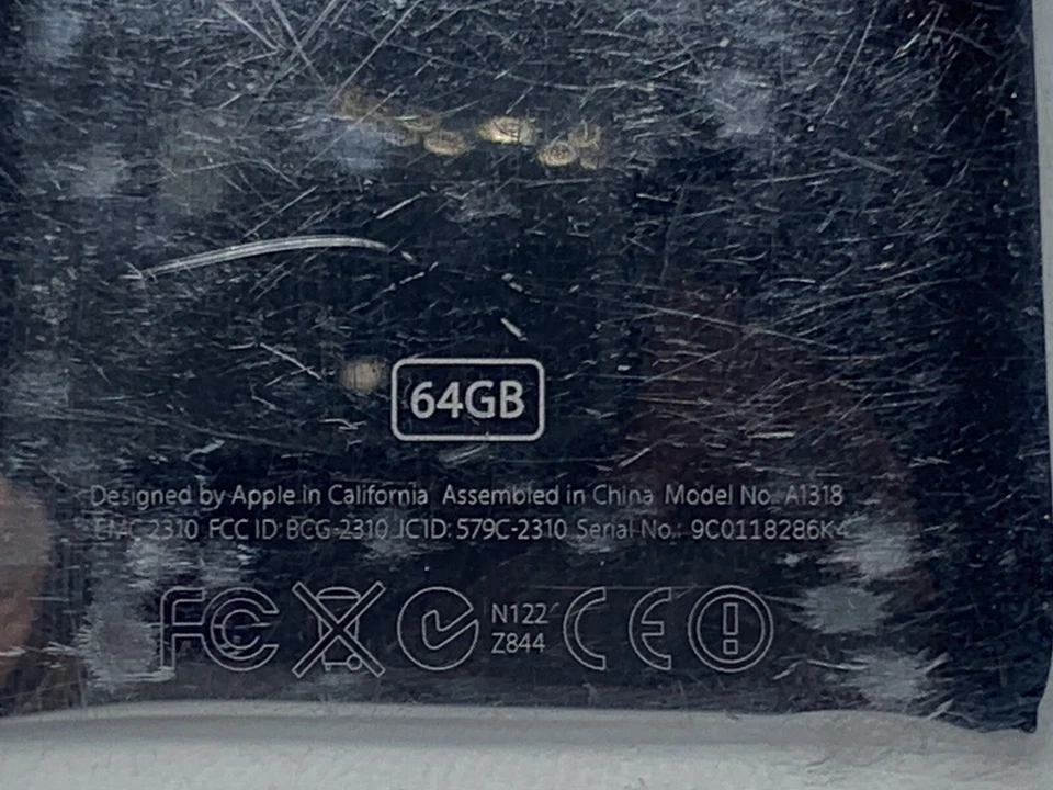 iPod Touch 3rd Generation Black 64Gb A1318 - Unresponsive Screen - Image 3 of 4