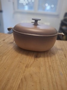 Friteuse Le Creuset La Mama – Fonte émaillée Orange Volcanic – Design Enzo Mari – N°20