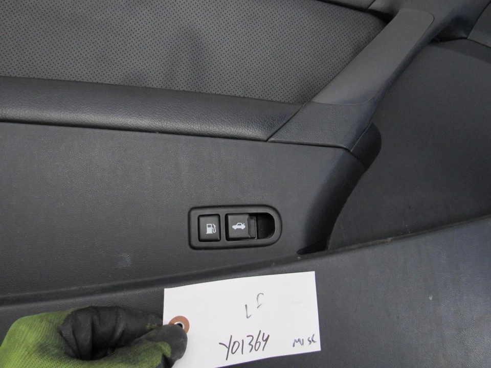 2012 Hyundai Genesis coupe left driver door interior trim panel window switch OE Foto 3 de 4