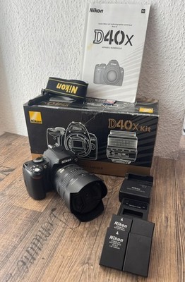 Nikon D40X AF-S 18-70mm Objektiv Kit Sehr Guter Zustand mit viel Zubehör 20100