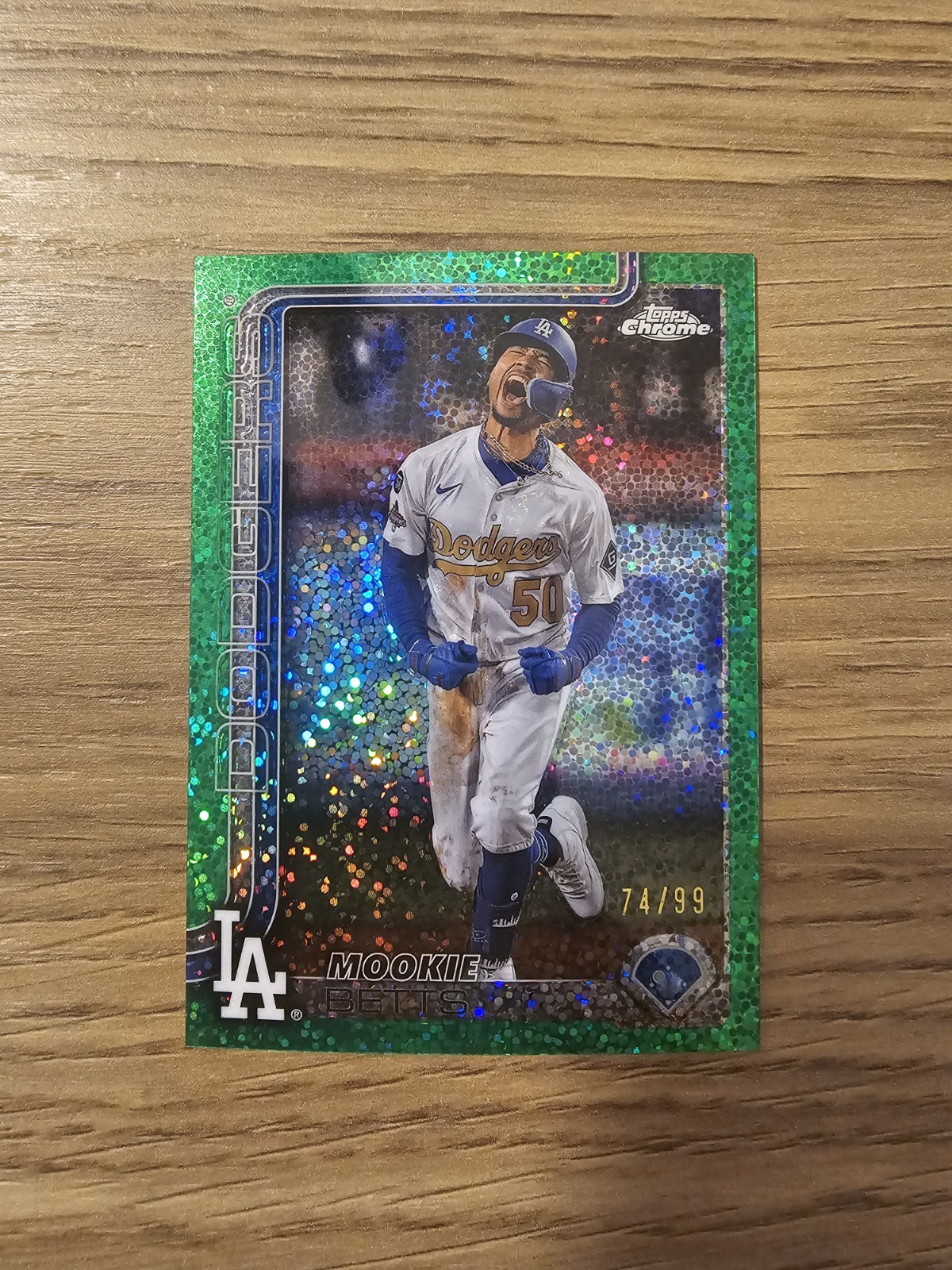 2025 Topps Chrome - Mookie Betts. #50 SP Image Variation Green Speckle /99