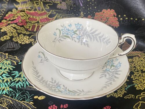 Vintage Paragon Bone China Floral Footed Teacup & Saucer Finlandia England - Picture 1 of 5