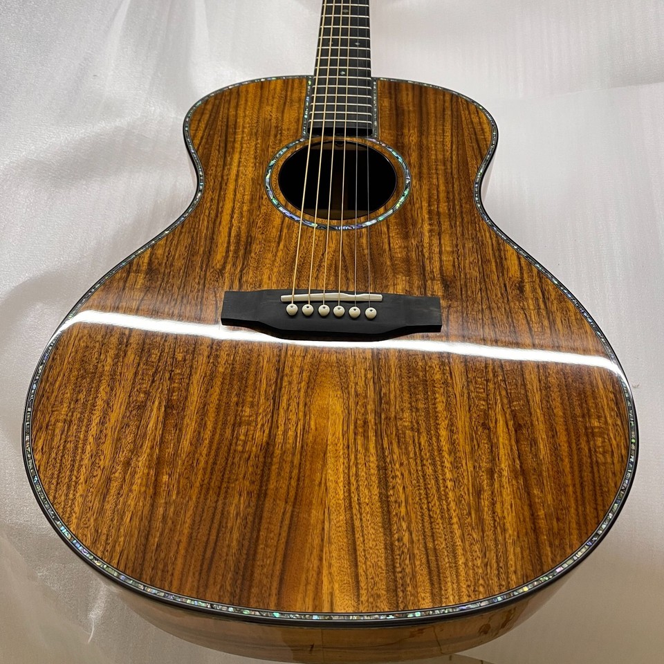 Sigma 000M-15 chitarra acustica in mogano massello Sigma 000M-15 chitarra acustica in mogano massello