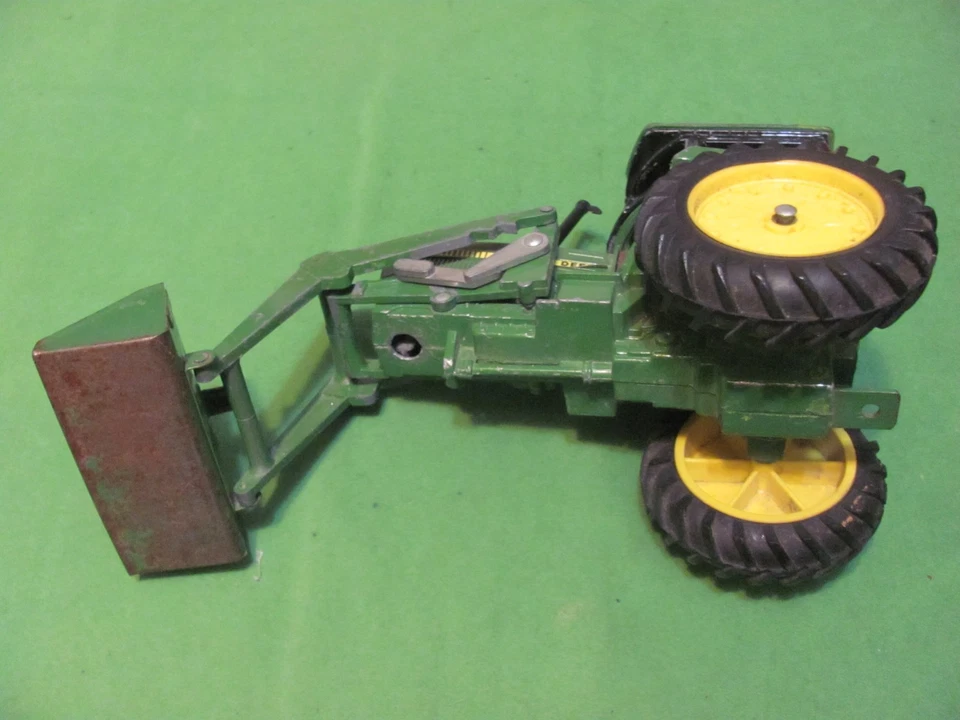 Vintage John Deere Farm Agriculture Tractor Front Loader Selling for Parts Only - Image 2 of 4
