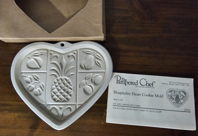 VTG Pampered Chef Hospitality Heart 2001 Heritage Stoneware Cookie Mold LTD ED