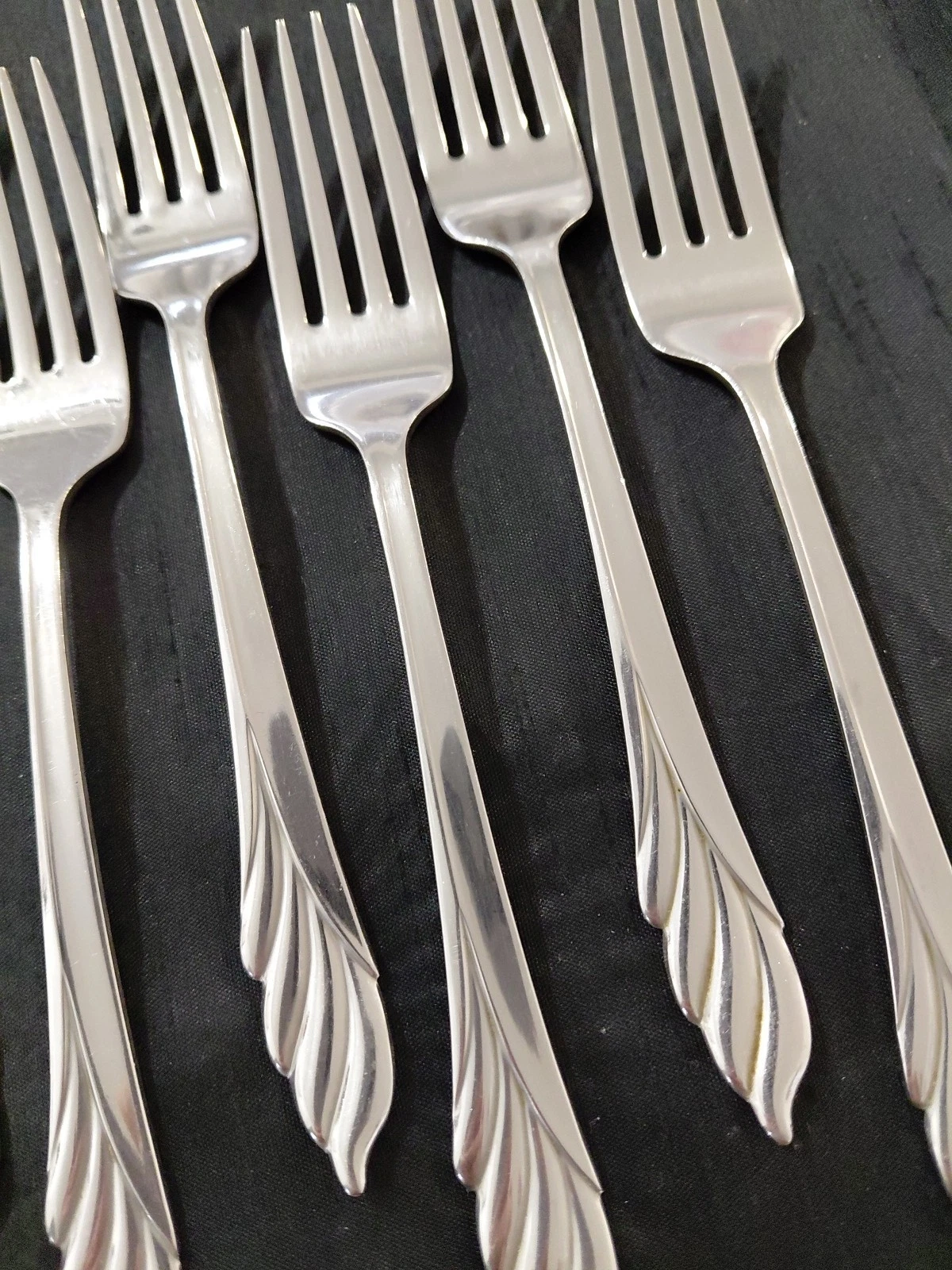 Oneida Liberty Light Stainless Flatware