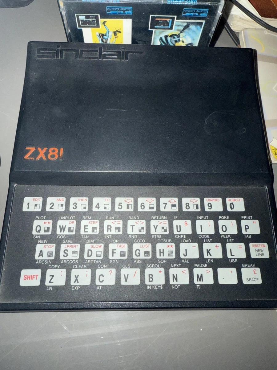 Vintage Sinclair ZX81 Ordinateur Avec Alimentation, Ram Et Clavier Mécanique