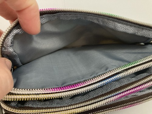 Cartera deportiva de nailon con compartimentos con cremallera floral hawaiana - Imagen 3 de 5