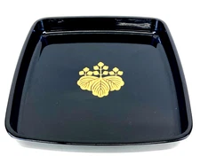 Japanese Lacquer Tray with Family Crest Mon Traditional Black Serving Tray