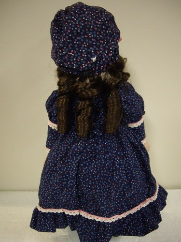 Marian Yu Designs, bambola di porcellana alta 16" - Foto 4 di 5
